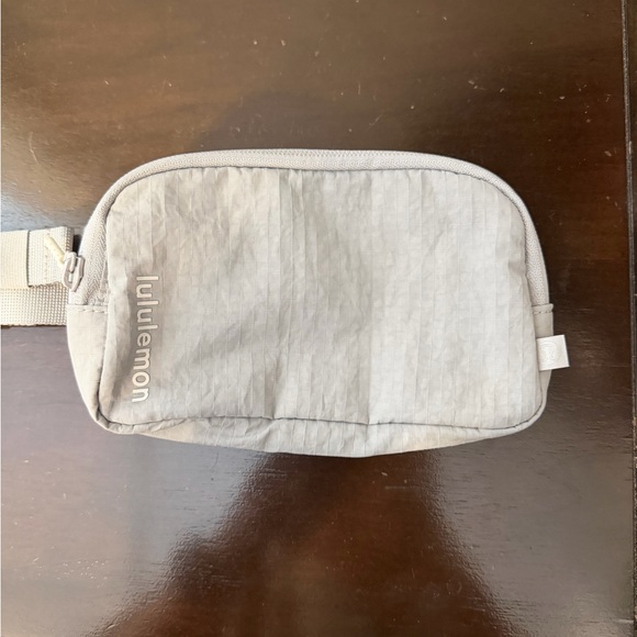 lululemon athletica Handbags - lululemon athletica Light Gray Waist Pack - Minimalist Belt Bag